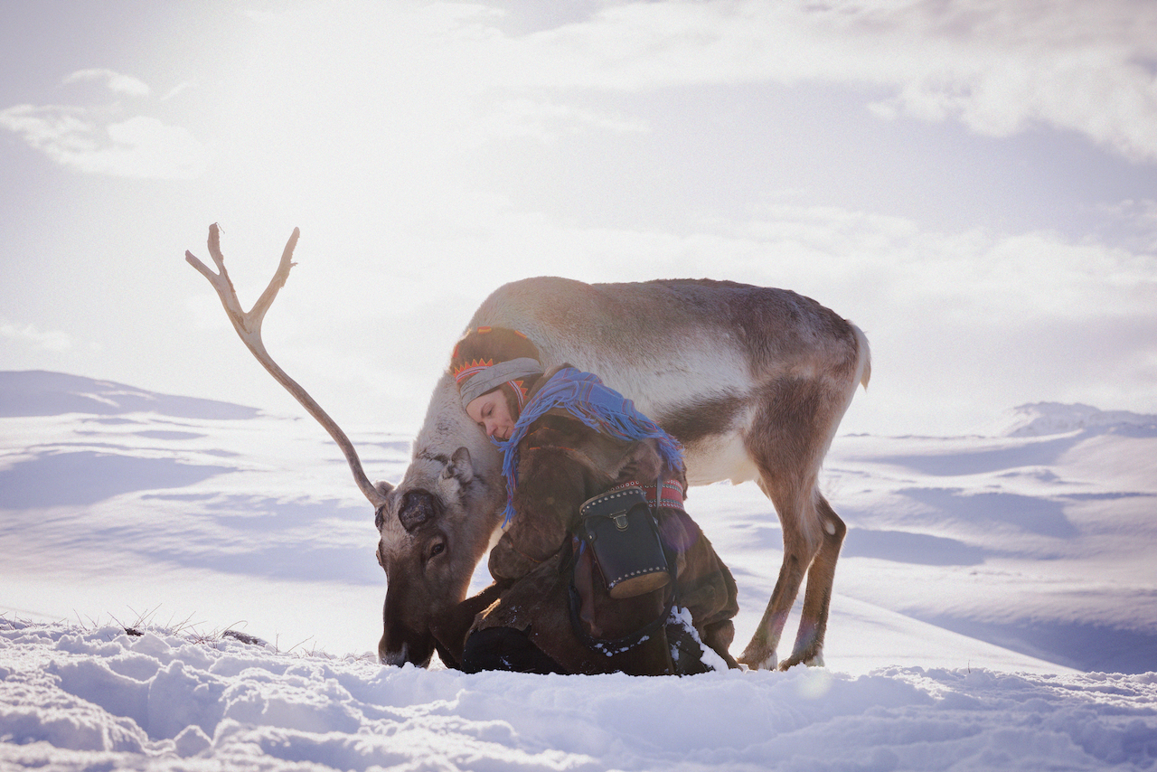 ÁRRU main picture WEB