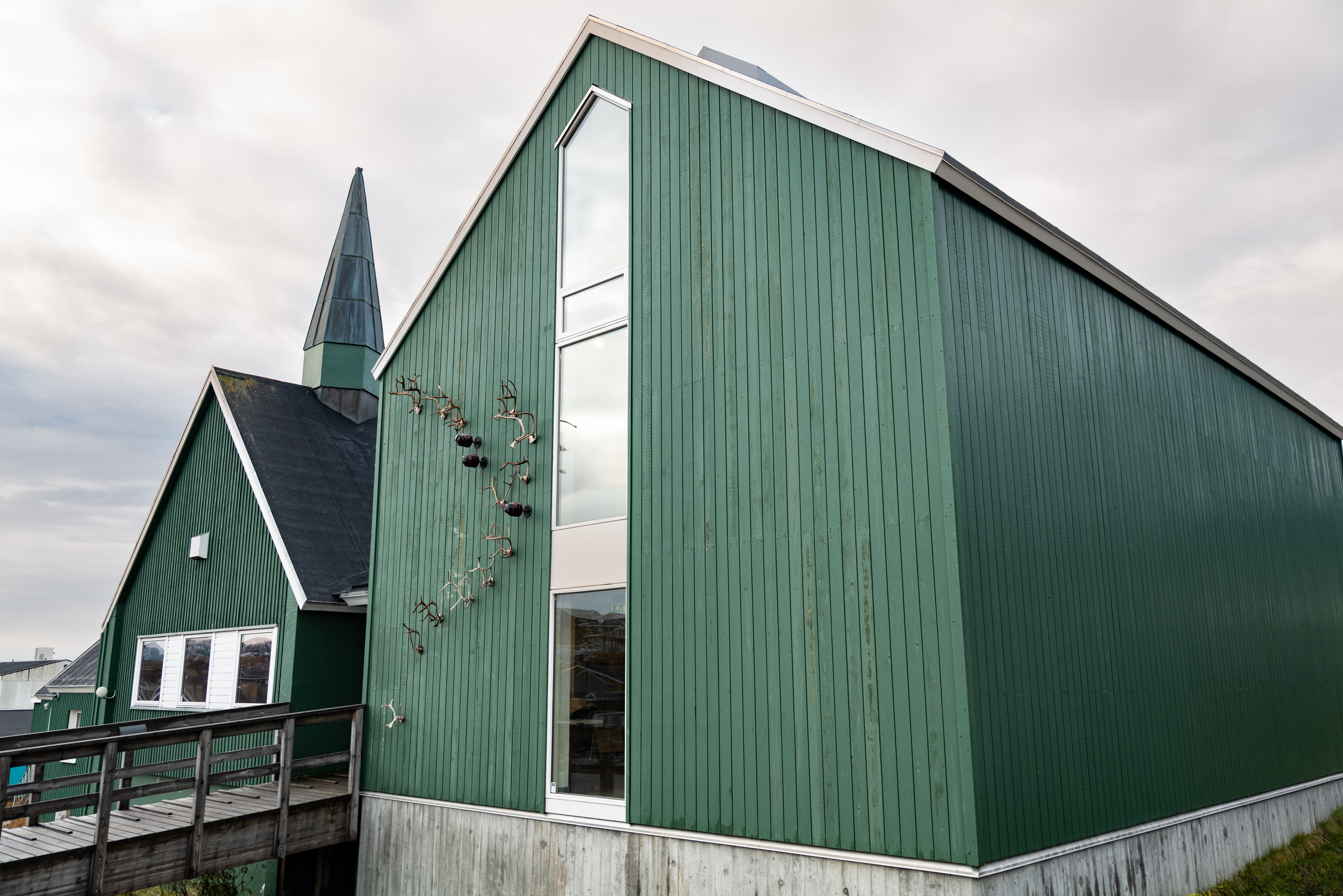 Rávnnjit - Satelitt by Máret Ánne Sara