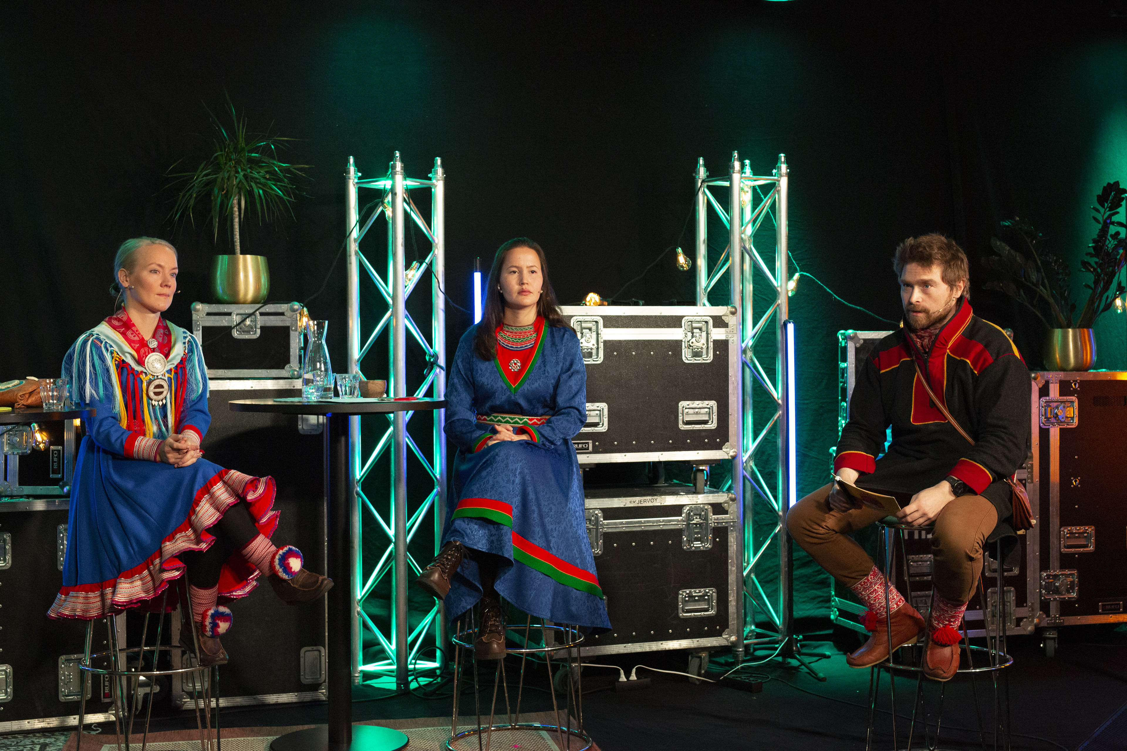 Elle-Márja Eira, Maja Krïhke Jåma & Beaska Niila. Foto: Susanne Hætta